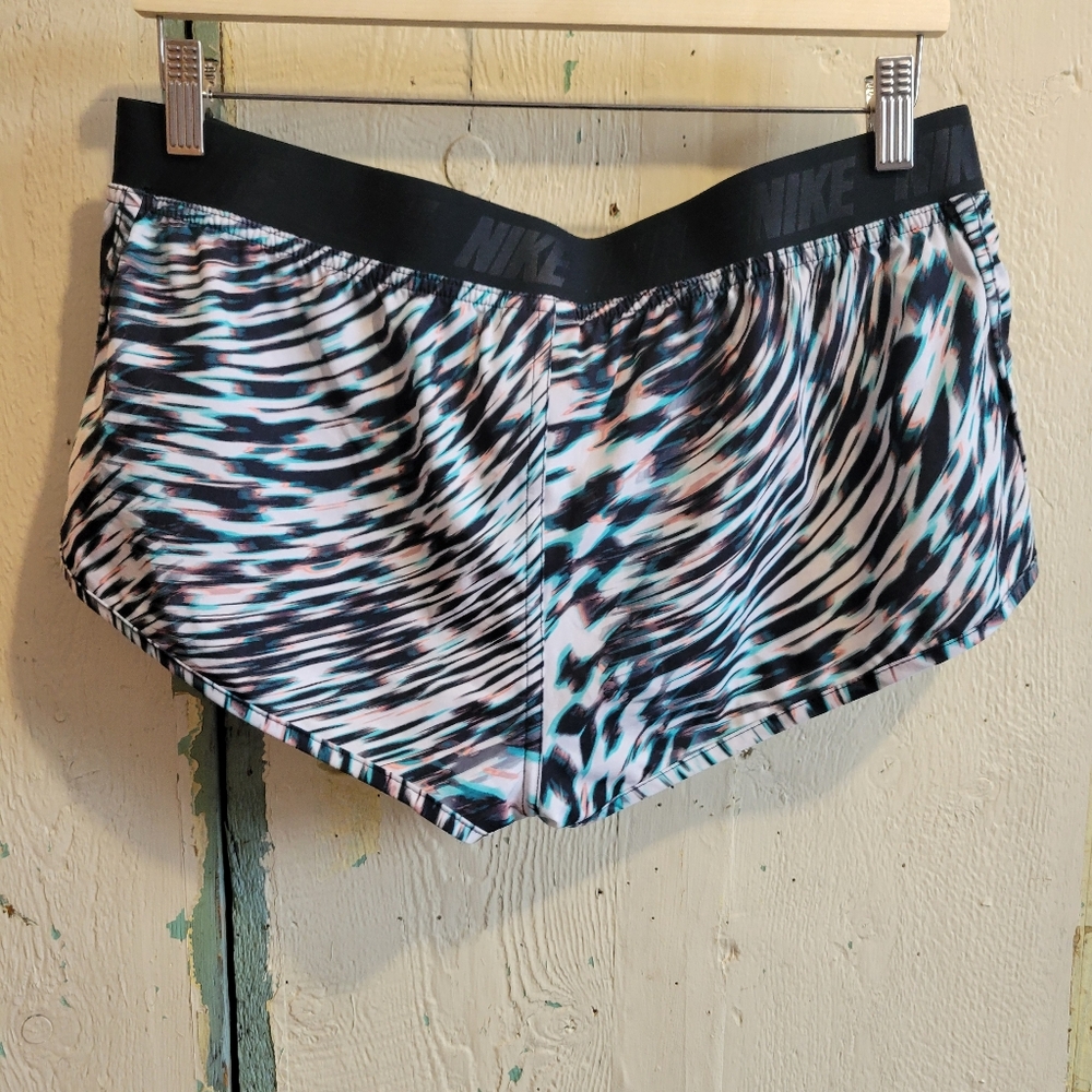 Nike Drawstring Shorts - Picture 2 of 4